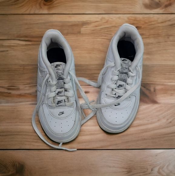 Nike Air Force 1 Leather White Sneakers Youth Size 9 Unisex - Picture 3 of 15